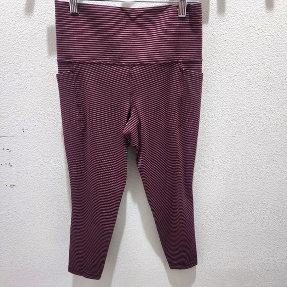 ATHLETA Salutation Stash Pocket II 7/8 Tight Women's Size Small Purple Yoga Gym - Picture 2 of 6